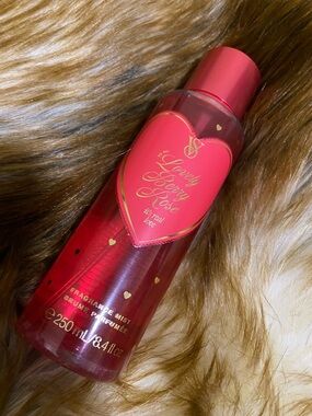 NEW Victoria's Secret Lovely Berry Rose Fragrance Mist - Red Pink Bottle